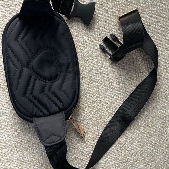 Black belt bag Nylon belt bag Women's belt bag size ML Travel black bag - Picture 2 of 9